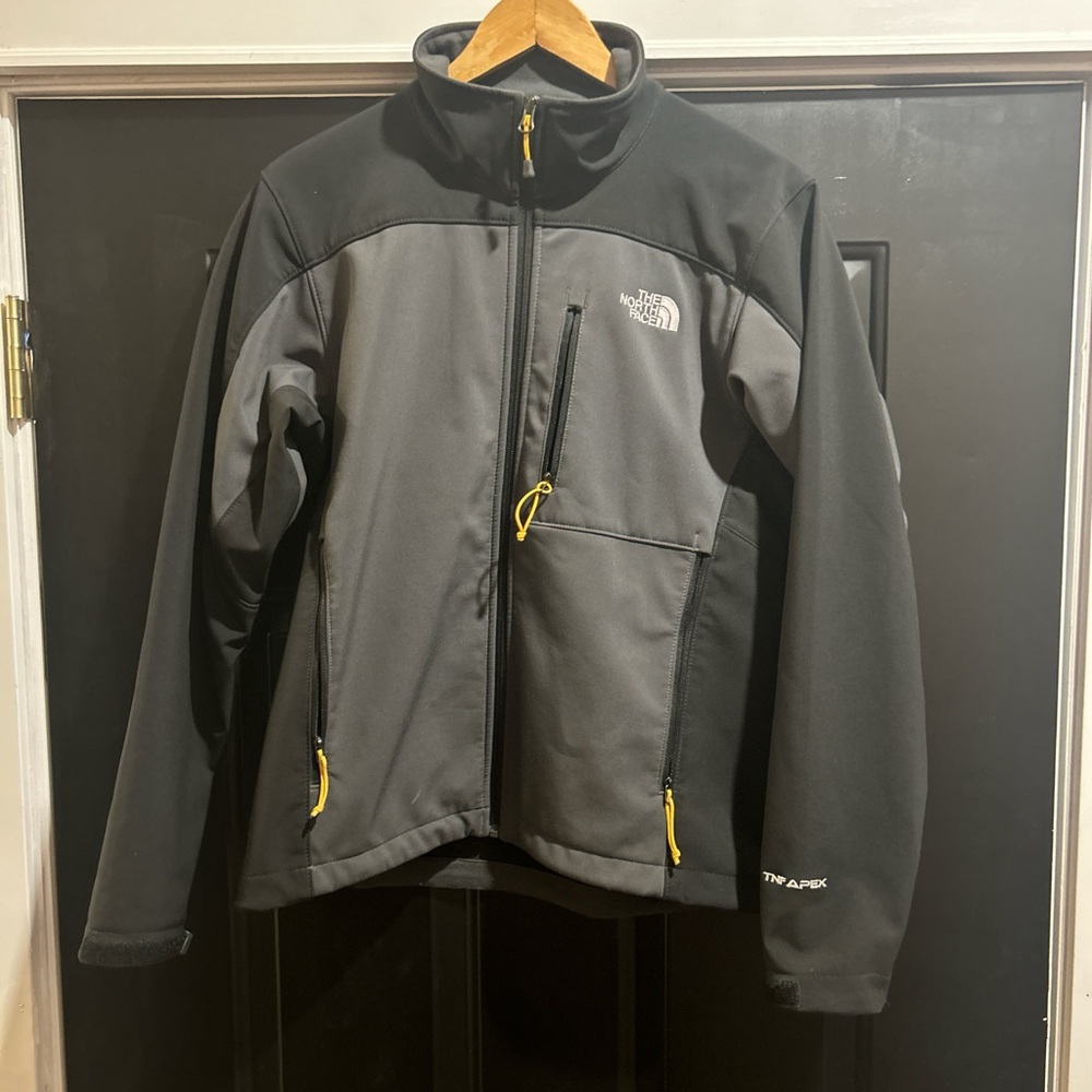 The North Face grey and black apex jacket, men’s small